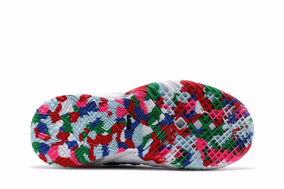 Nike LeBron 18 GS James Gang, view 5