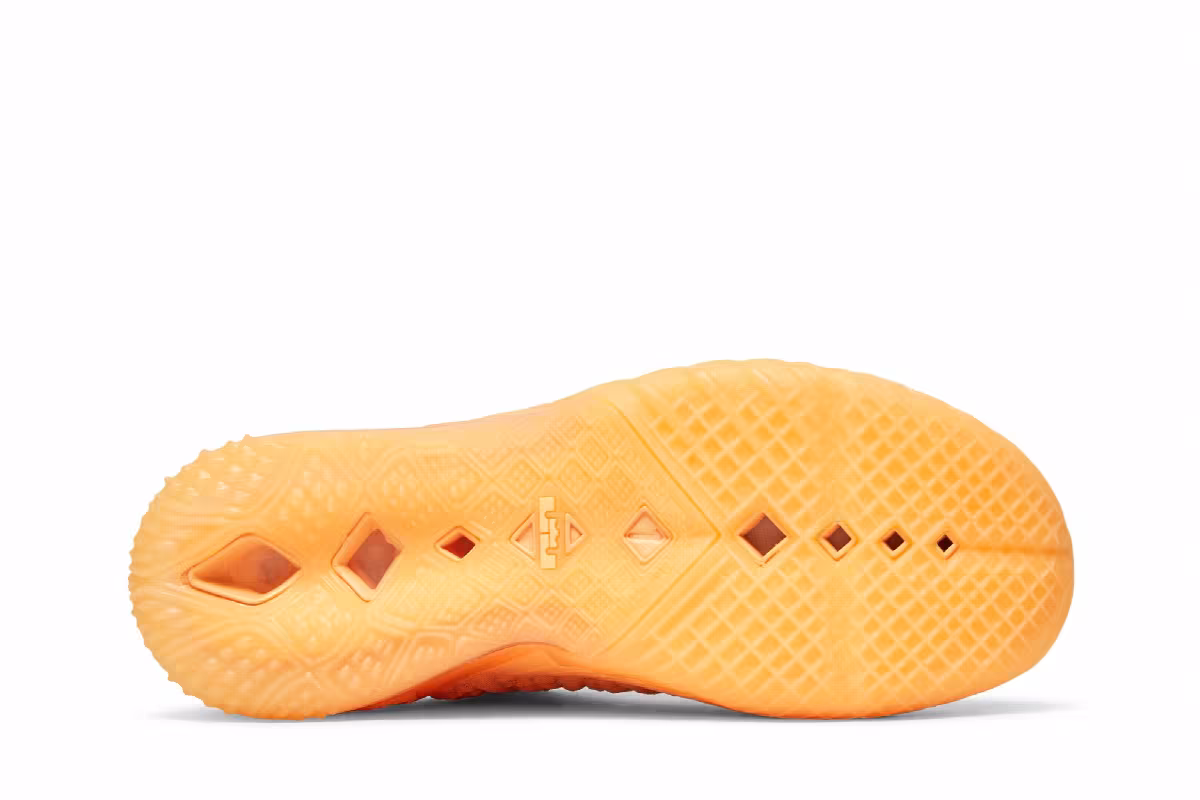 Nike LeBron 18 EP Sisterhood, view 5