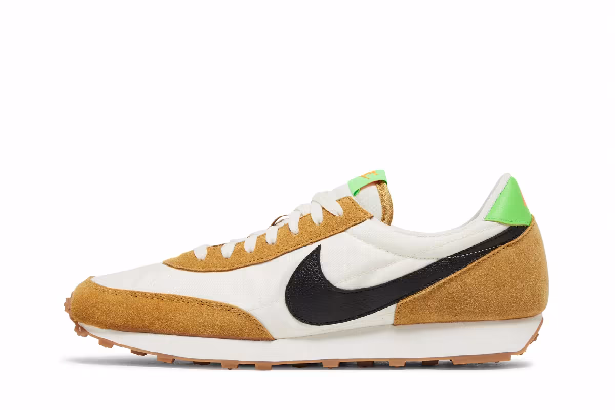 Nike Women's Daybreak Wheat, view 4