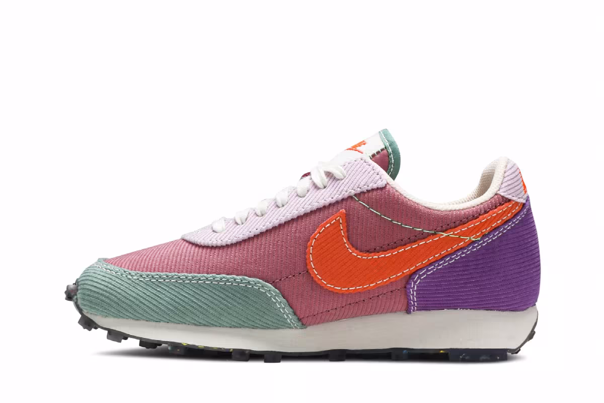 Nike Women's Daybreak Corduroy - Desert Berry, view 4