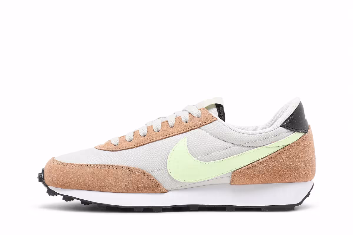 Nike Women's Daybreak Light Bone Barely Volt, view 4