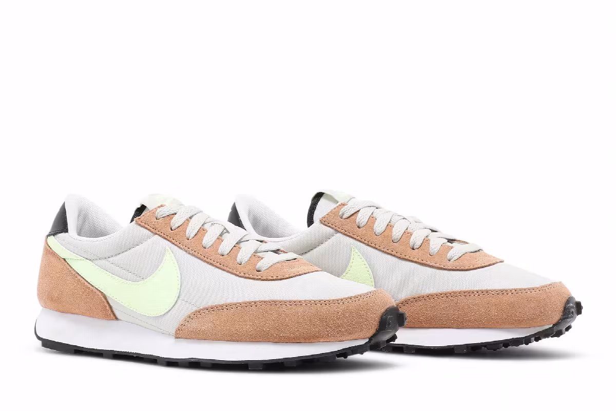 Nike Women's Daybreak Light Bone Barely Volt, view 9