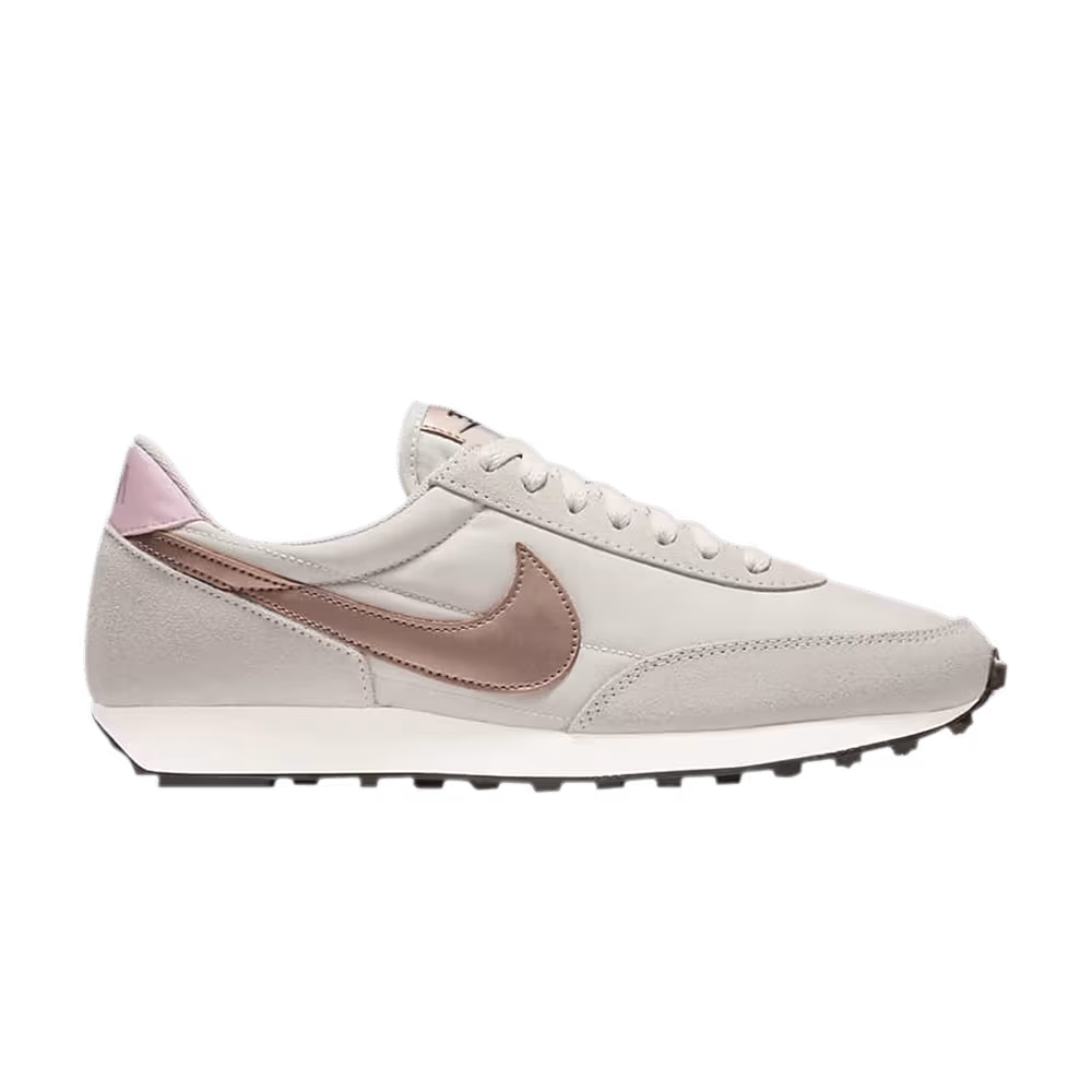 Nike Women's Daybreak Light Orewood Bronze