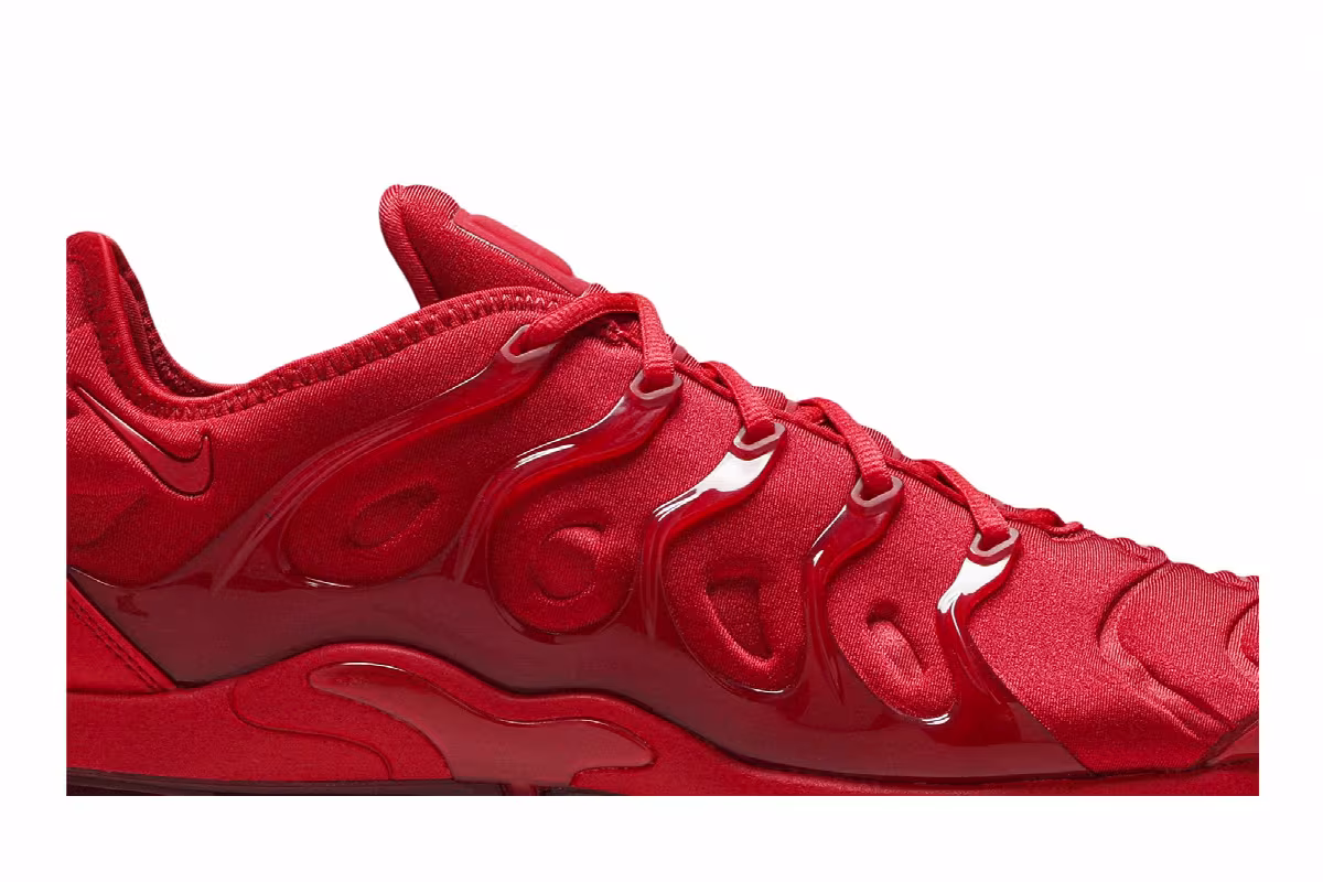 Nike Air VaporMax Plus Triple Red, view 3
