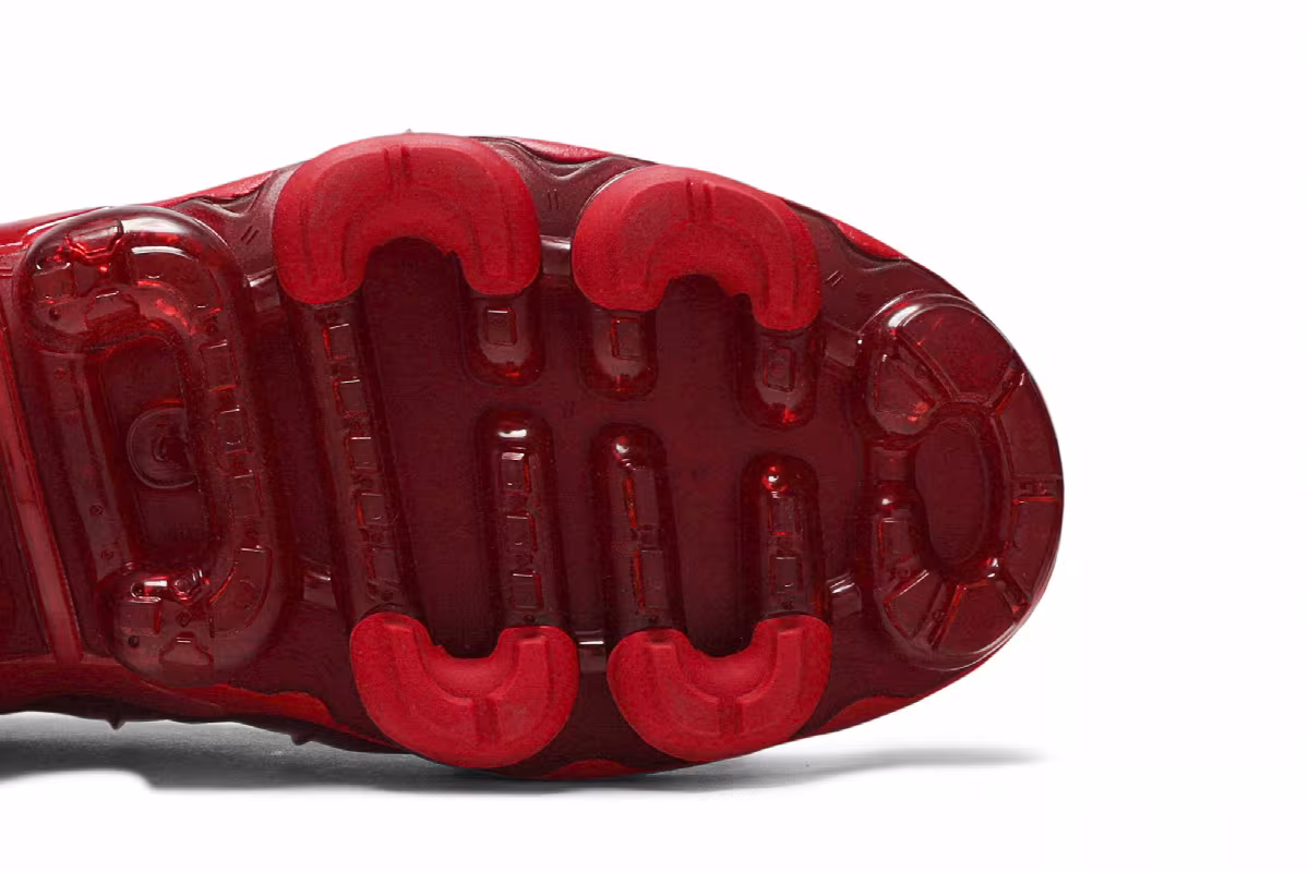 Nike Air VaporMax Plus Triple Red, view 6