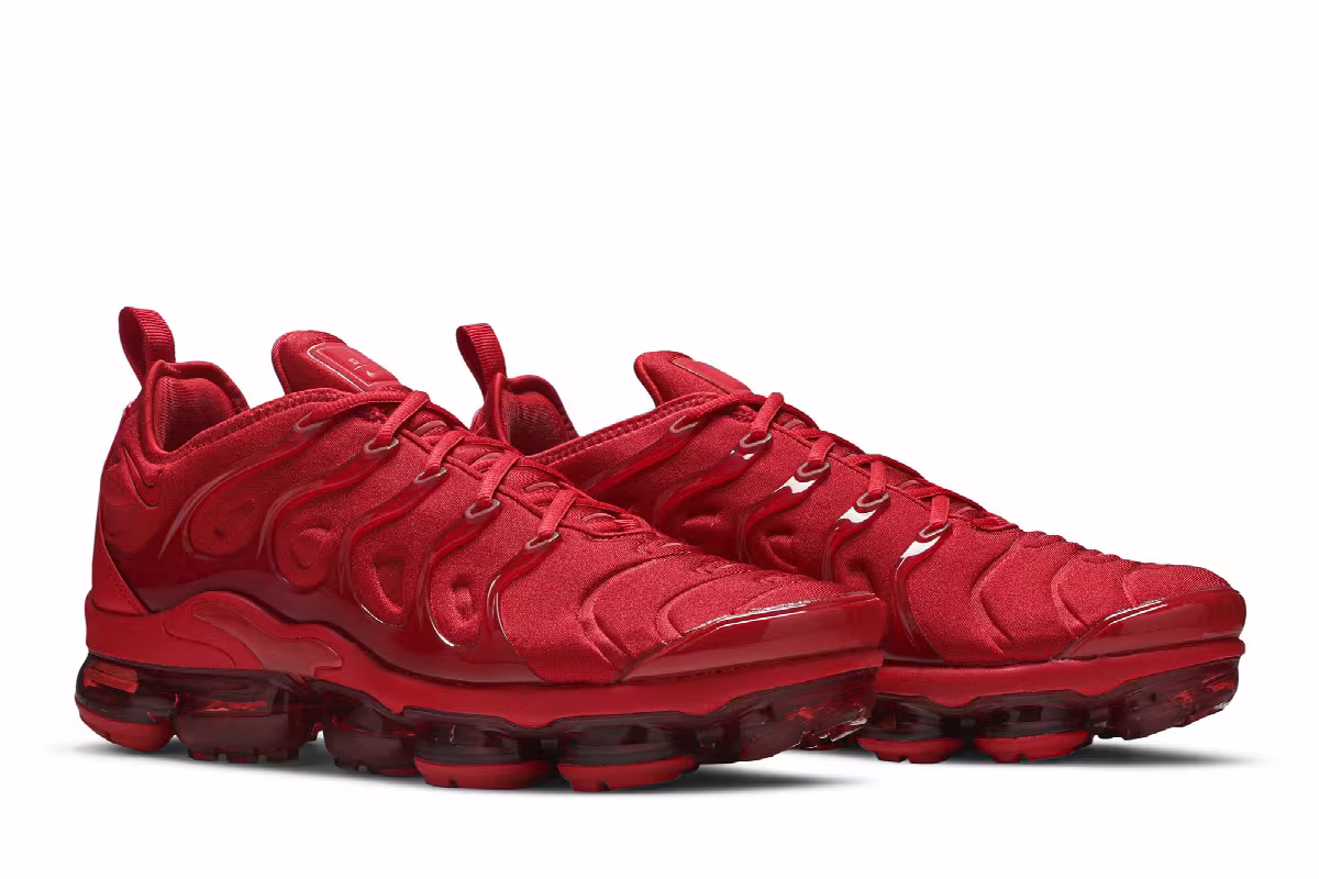 Nike Air VaporMax Plus Triple Red, view 9