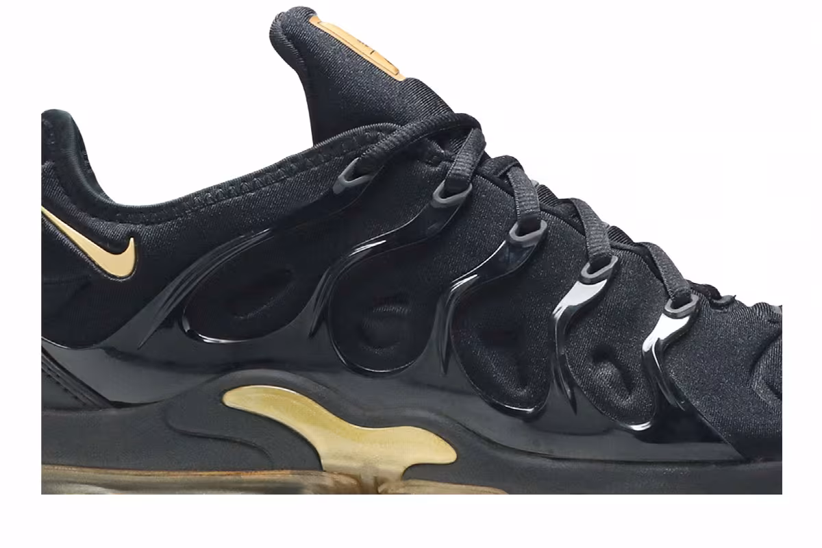 Nike Air VaporMax Plus Black Gold, view 3