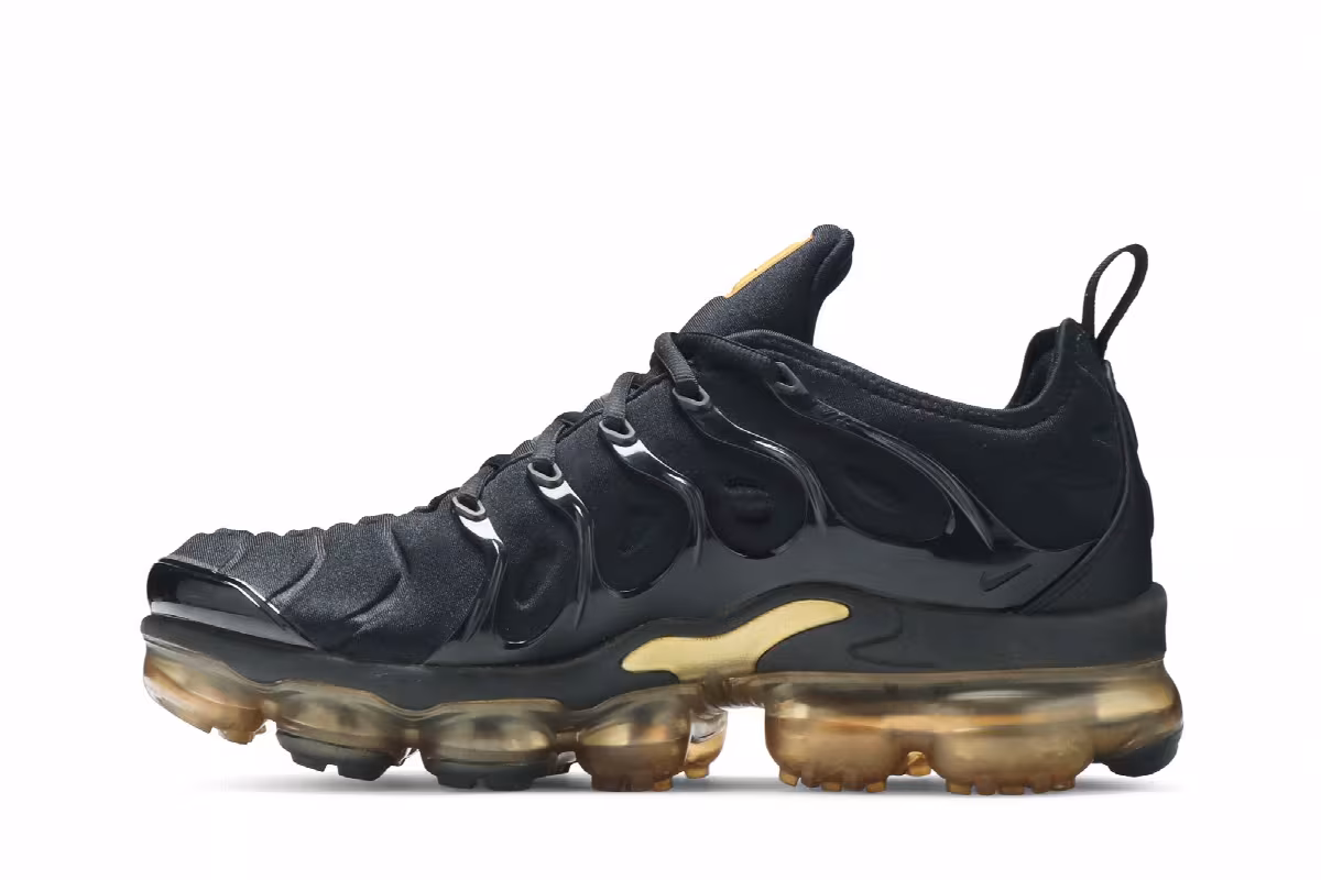 Nike Air VaporMax Plus Black Gold, view 4