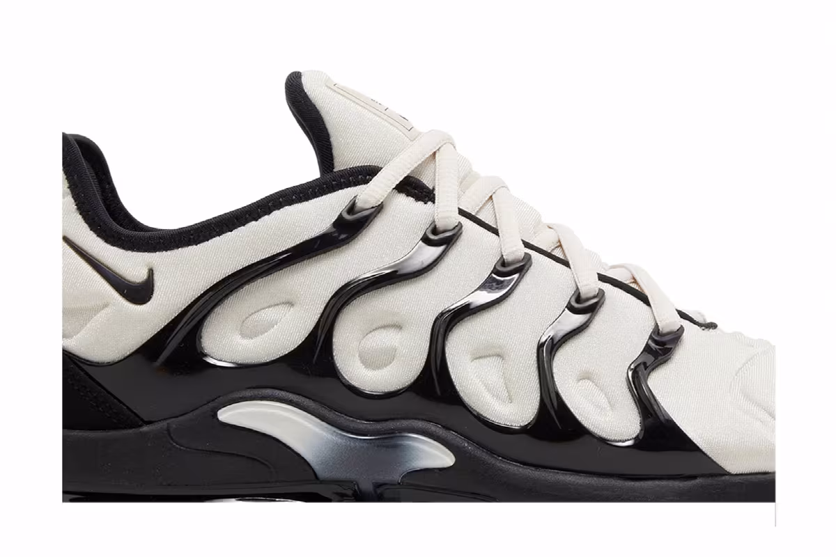 Nike Air VaporMax Plus Light Orewood Brown, view 3