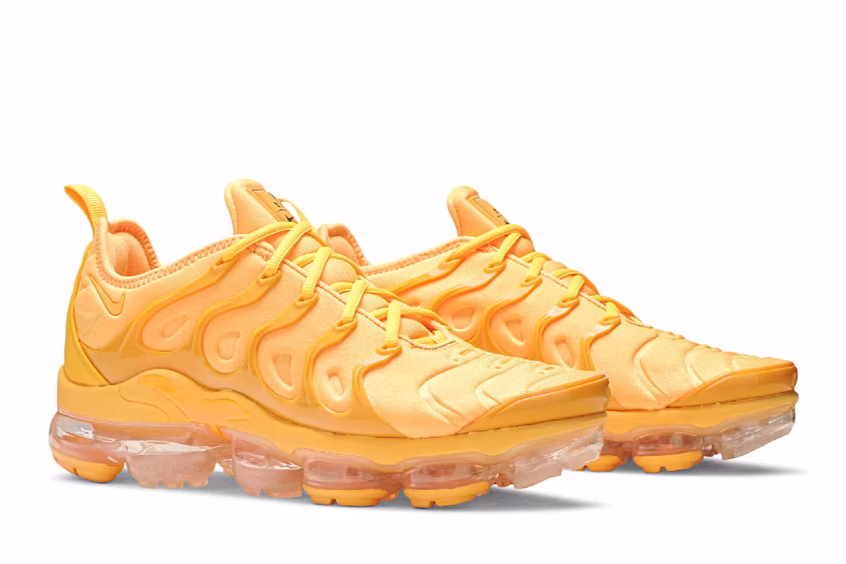 Nike Women's Air VaporMax Plus Orange, view 9