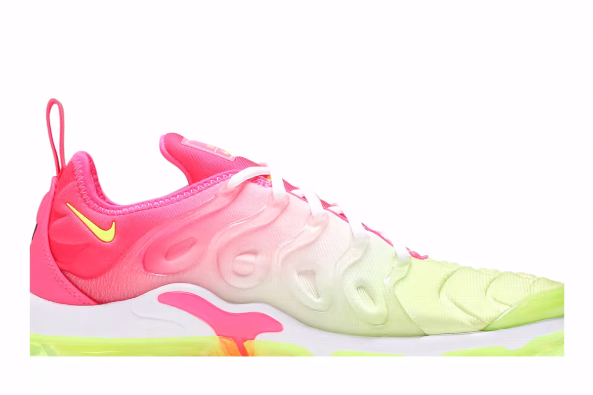 Nike Women's Air VaporMax Plus Pink Volt Gradient, view 3