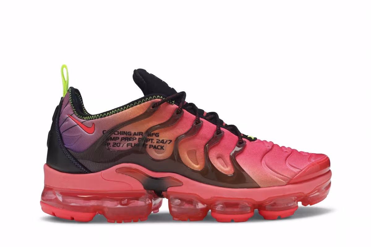 Nike Air VaporMax Plus Laser Crimson, view 2