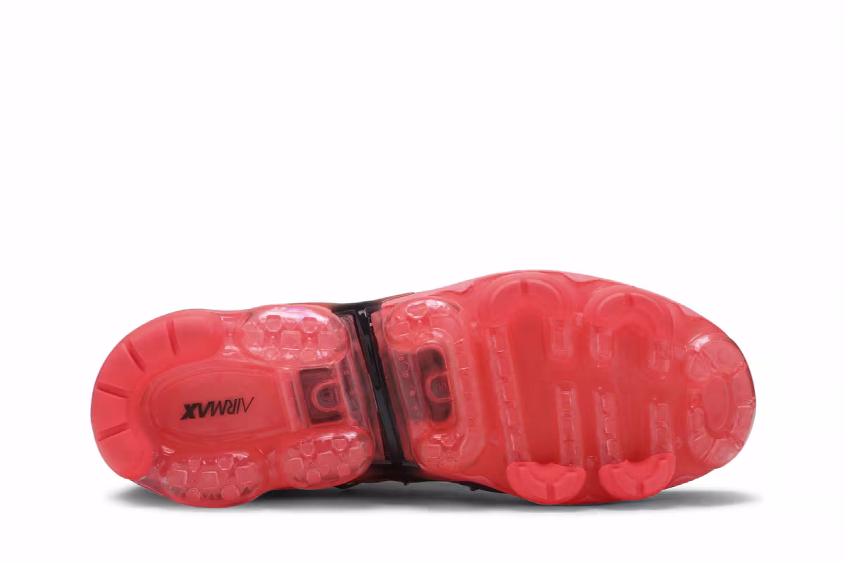 Nike Air VaporMax Plus Laser Crimson, view 5