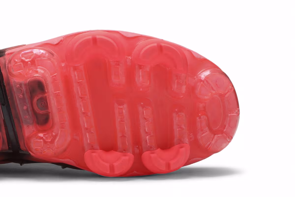 Nike Air VaporMax Plus Laser Crimson, view 6