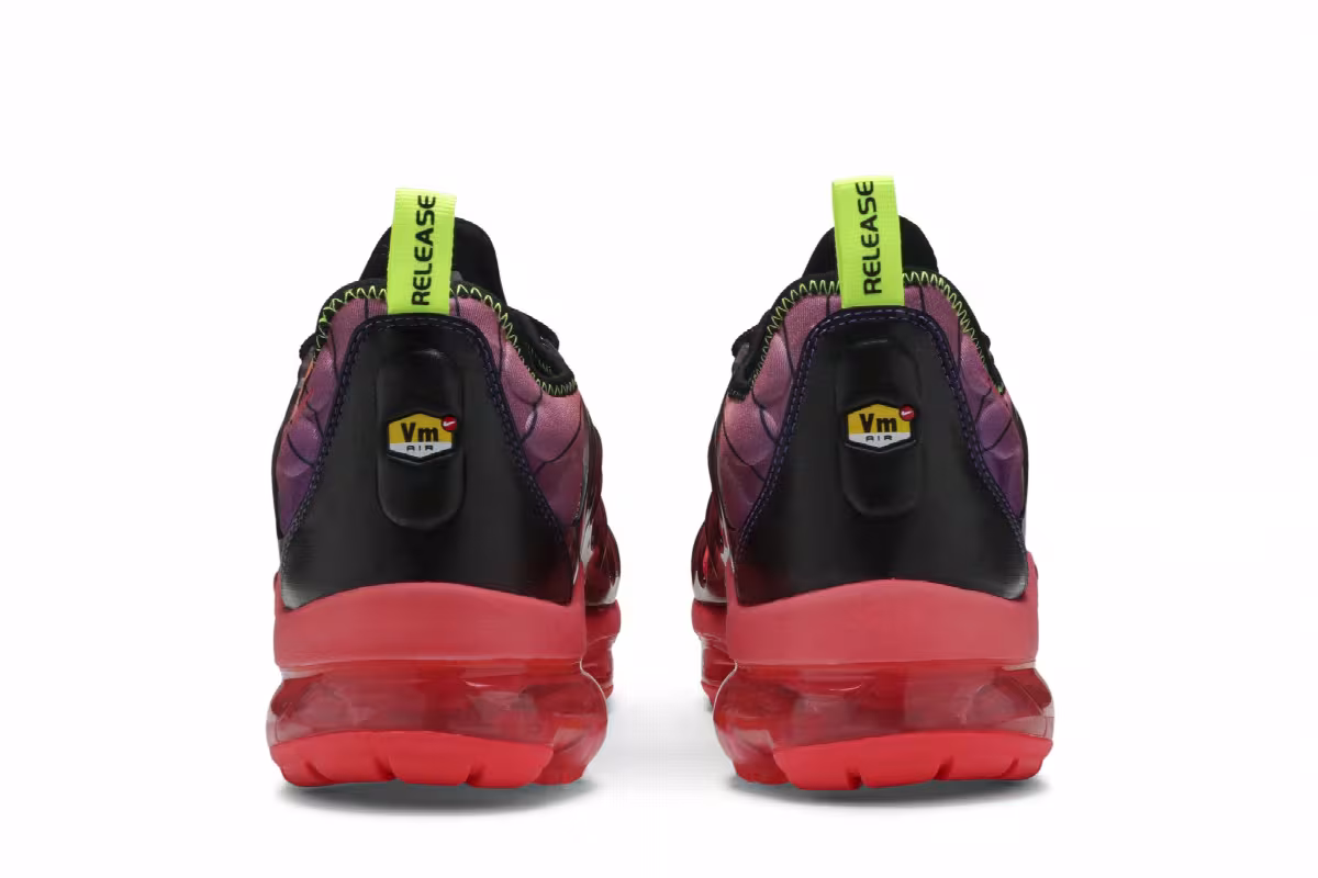 Nike Air VaporMax Plus Laser Crimson, view 7