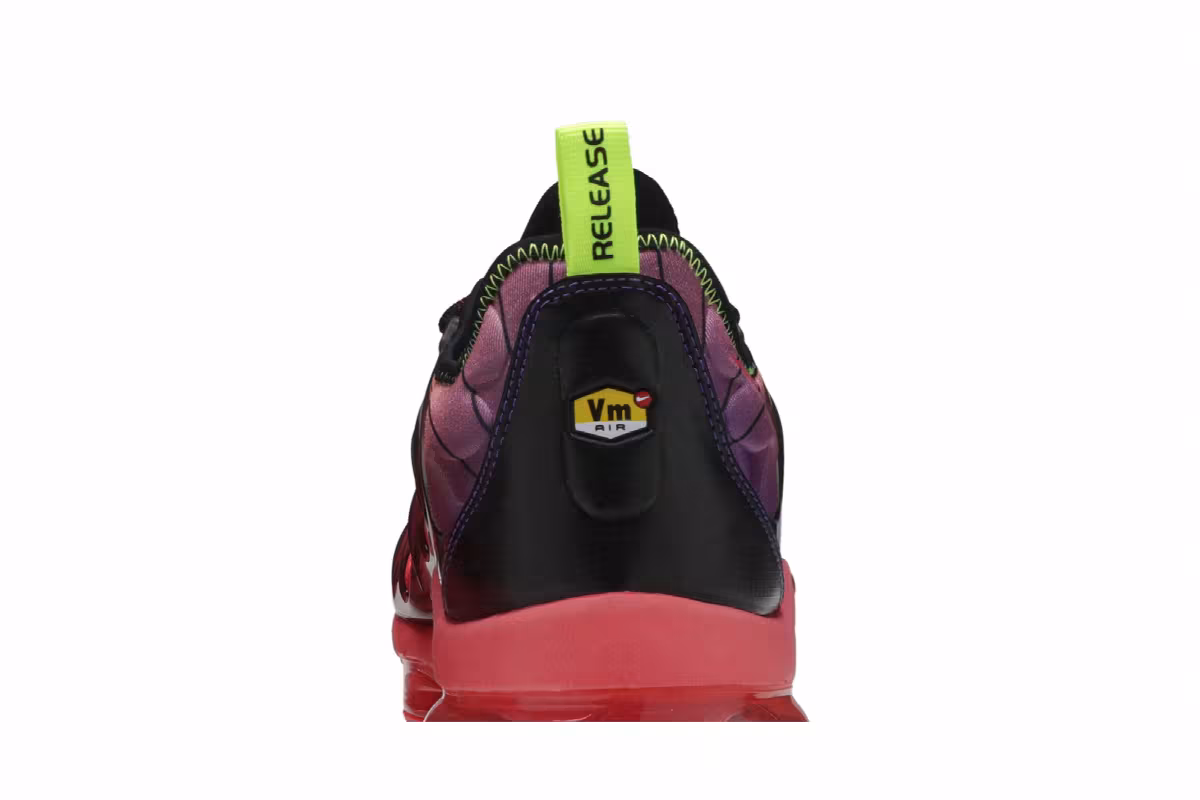 Nike Air VaporMax Plus Laser Crimson, view 8