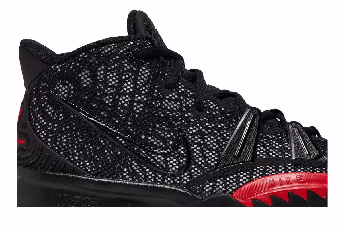 Nike Kyrie 7 GS Bred, view 3