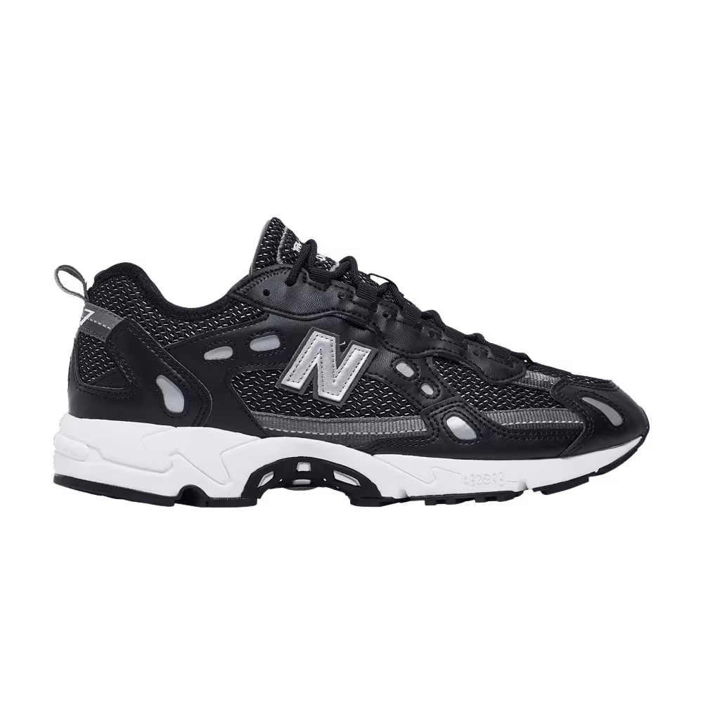 New Balance 827 Black Grey