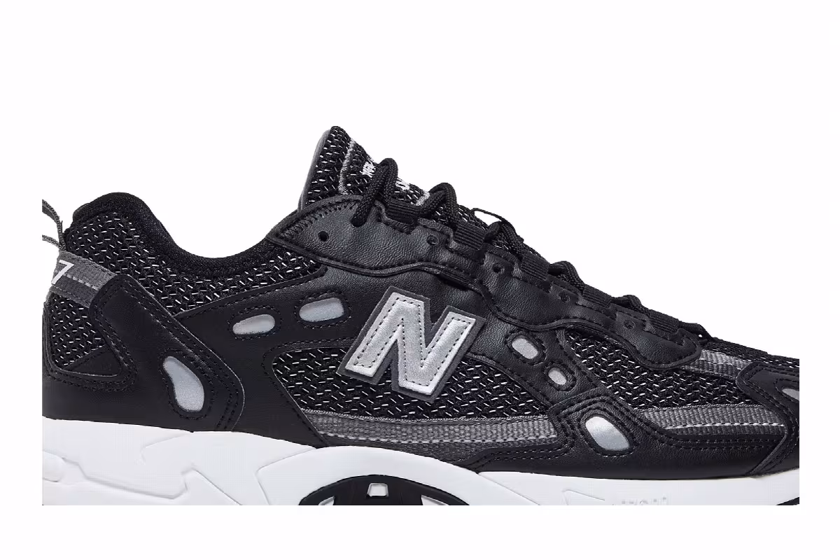 New Balance 827 Black Grey, view 3