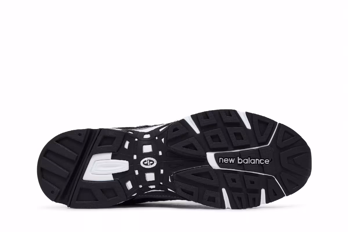 New Balance 827 Black Grey, view 5