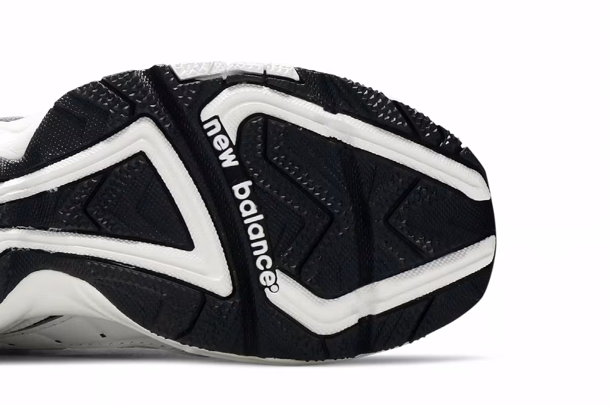 New Balance Women's 452 White Black, view 6