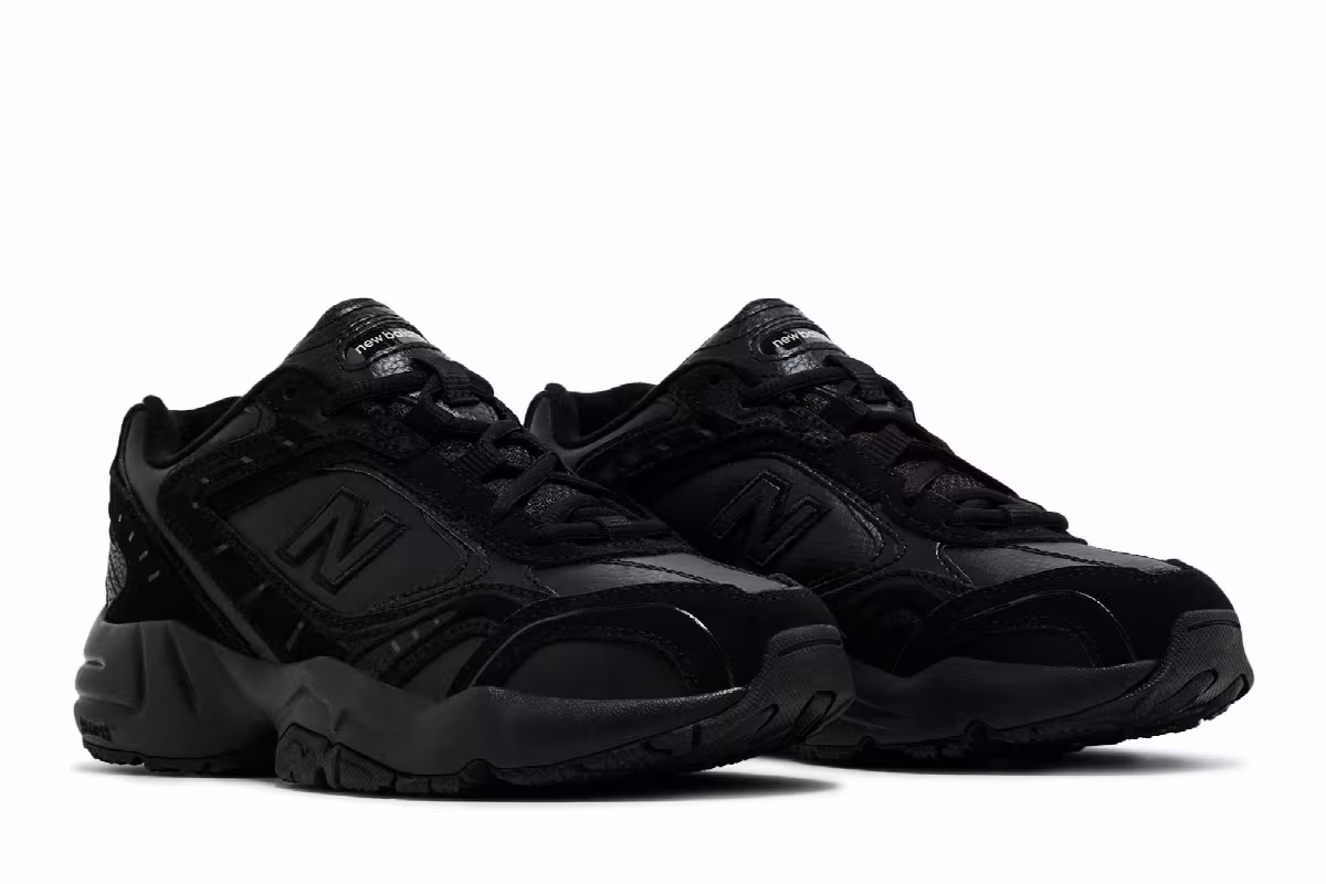 New Balance Women's 452 Triple Black, view 9