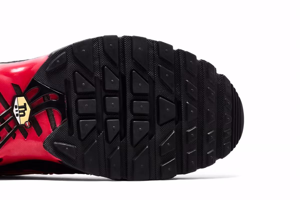 Supreme x Nike Air Max Plus TN University Red, view 6