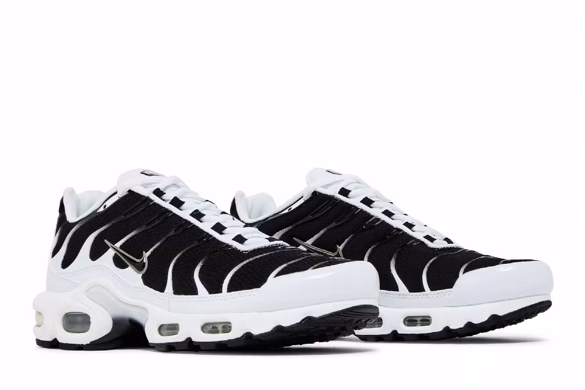 Nike Air Max Plus Black White, view 9