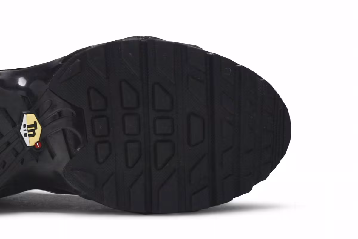 Nike Air Max Plus GS Triple Black, view 6