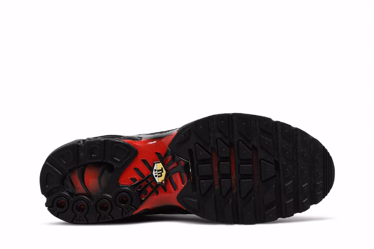 Nike Air Max Plus Deadpool, view 5