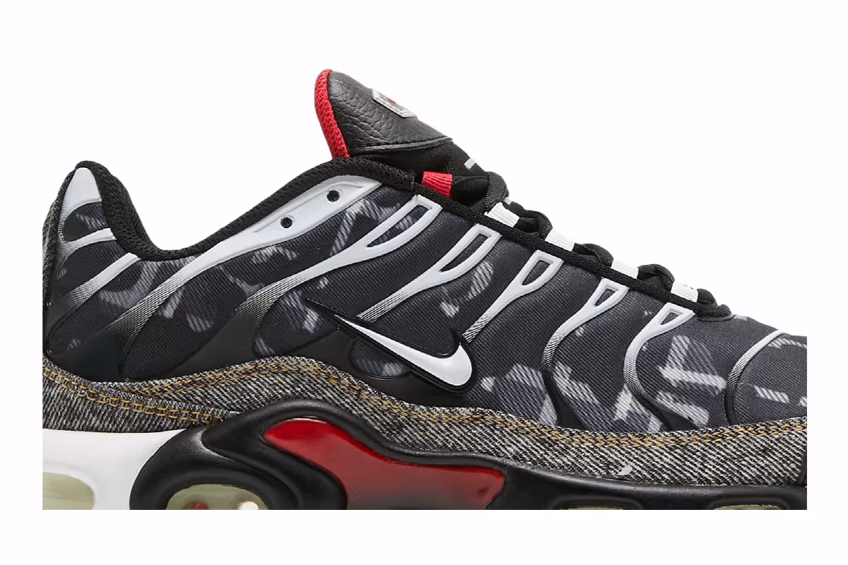 Nike Air Max Plus SE Remix Pack - Black, view 3