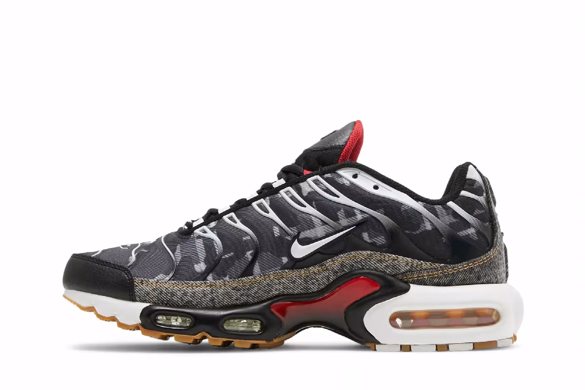 Nike Air Max Plus SE Remix Pack - Black, view 4