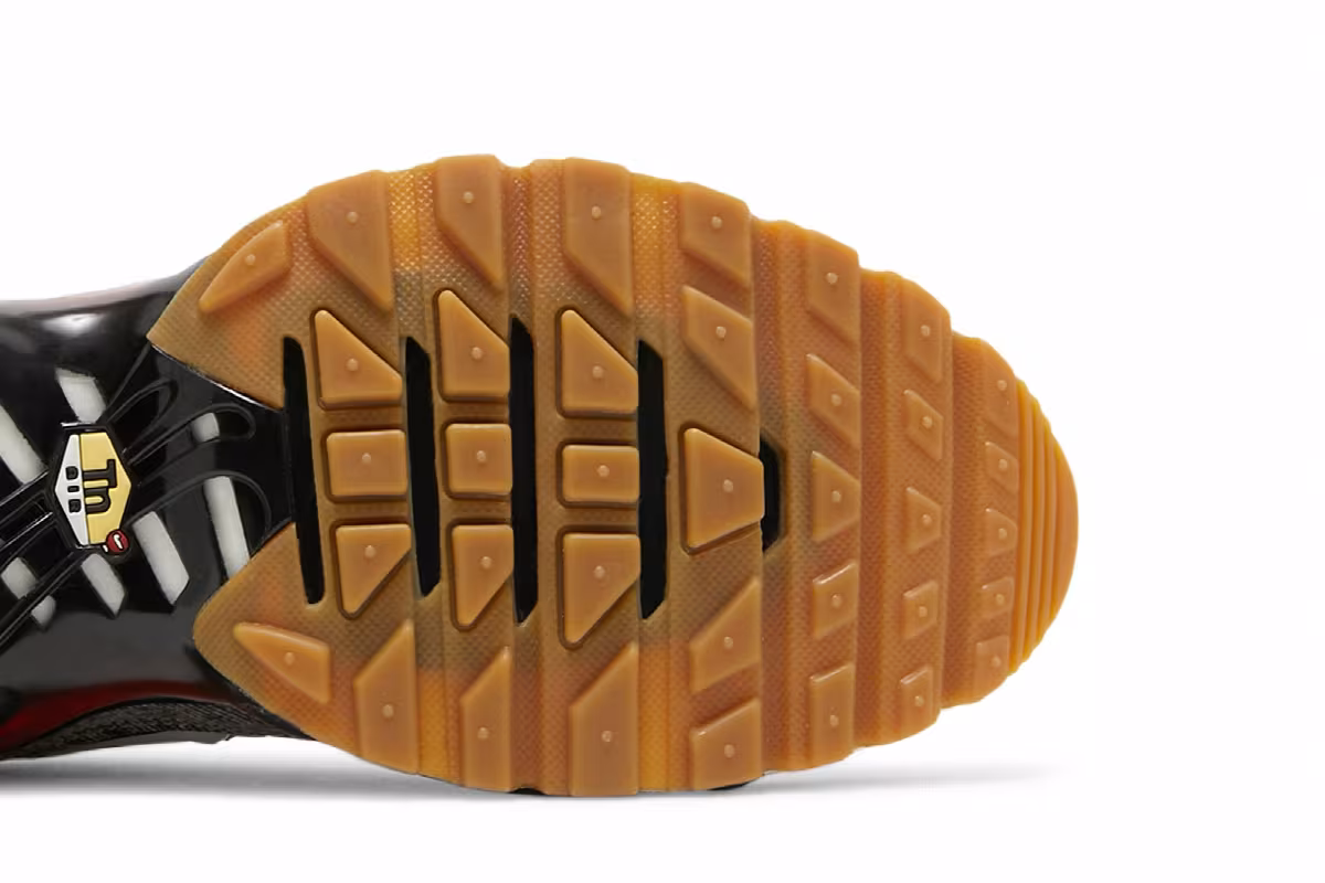 Nike Air Max Plus SE Remix Pack - Black, view 6