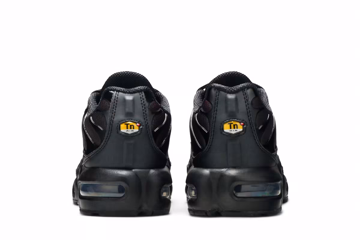 Nike Air Max Plus GS Black Crimson, view 7