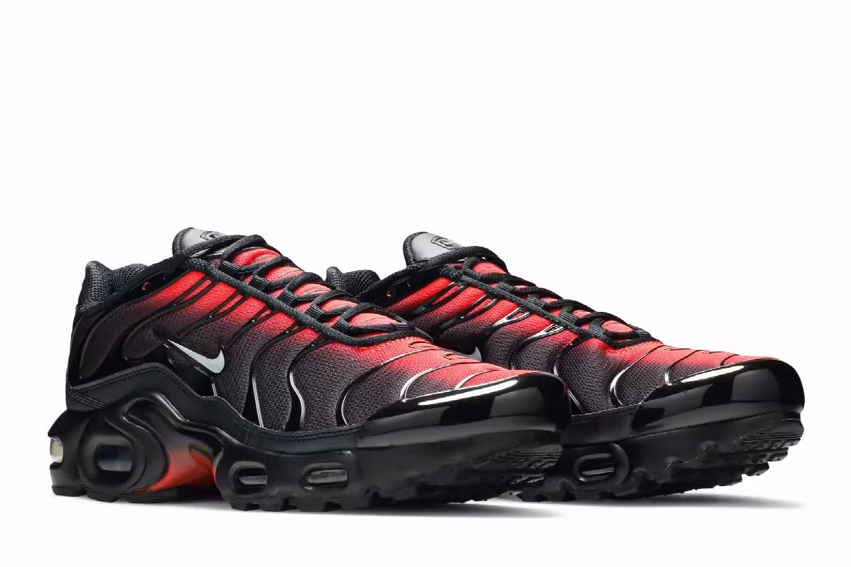 Nike Air Max Plus GS Black Crimson, view 9