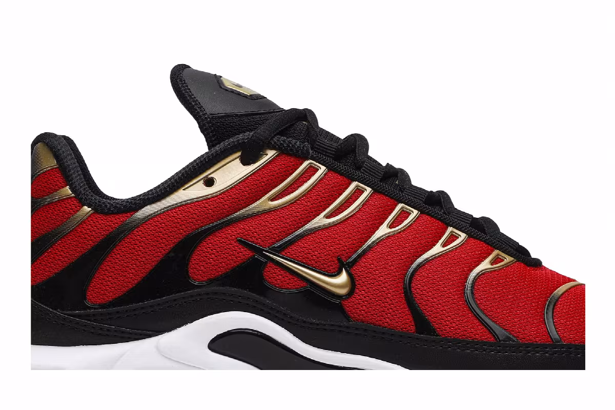 Nike Women's Air Max Plus Red Gold, view 3