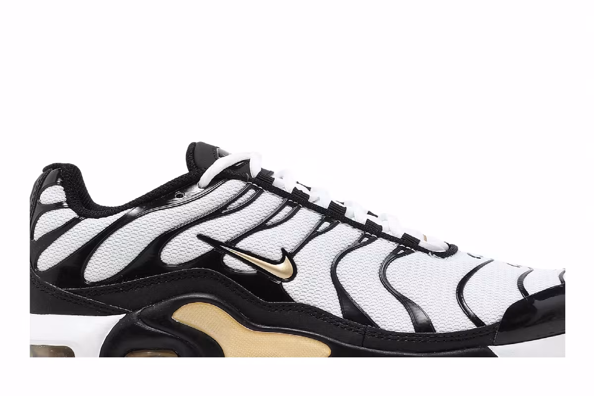 Nike Air Max Plus GS White Metallic Gold, view 3