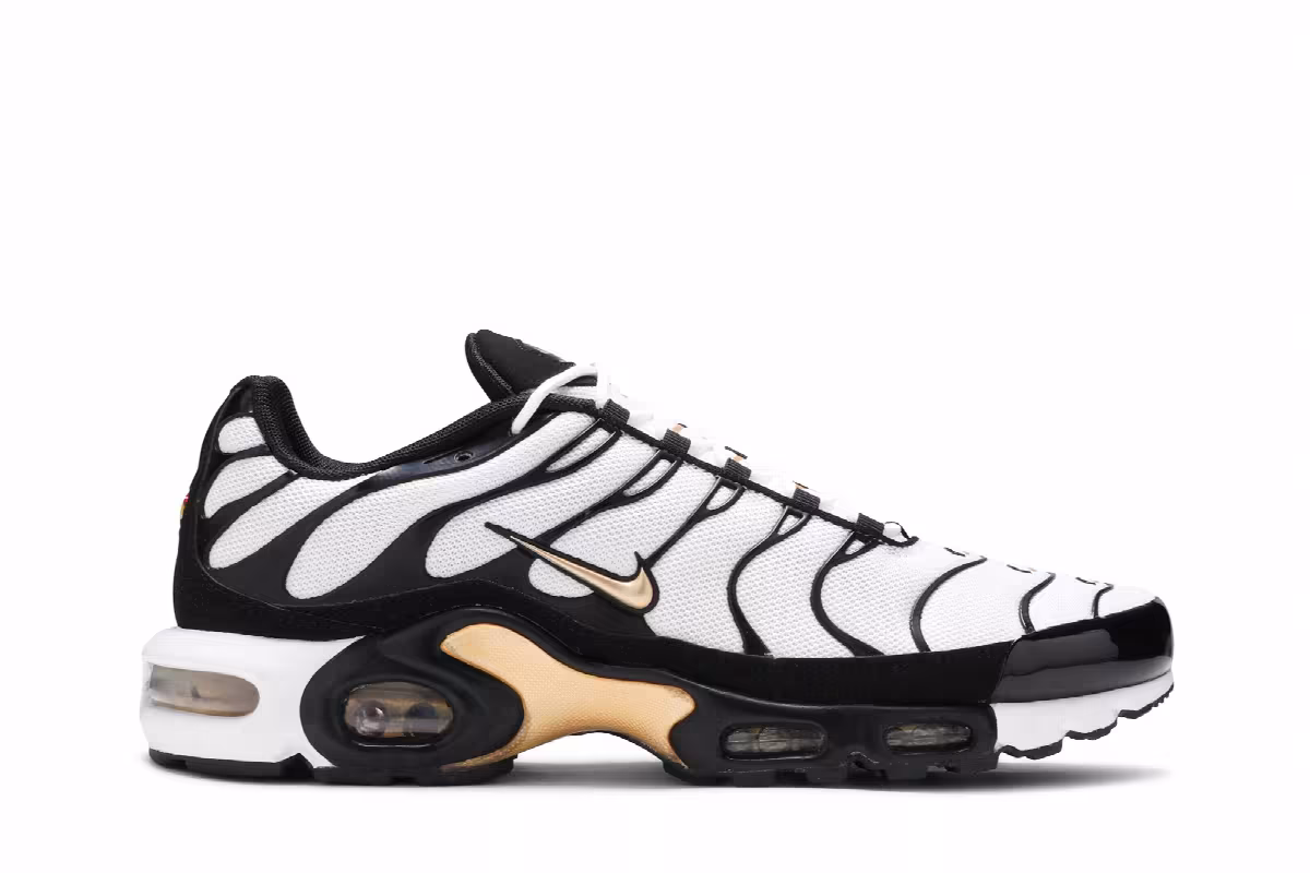 Nike Air Max Plus White Metallic Gold, view 2