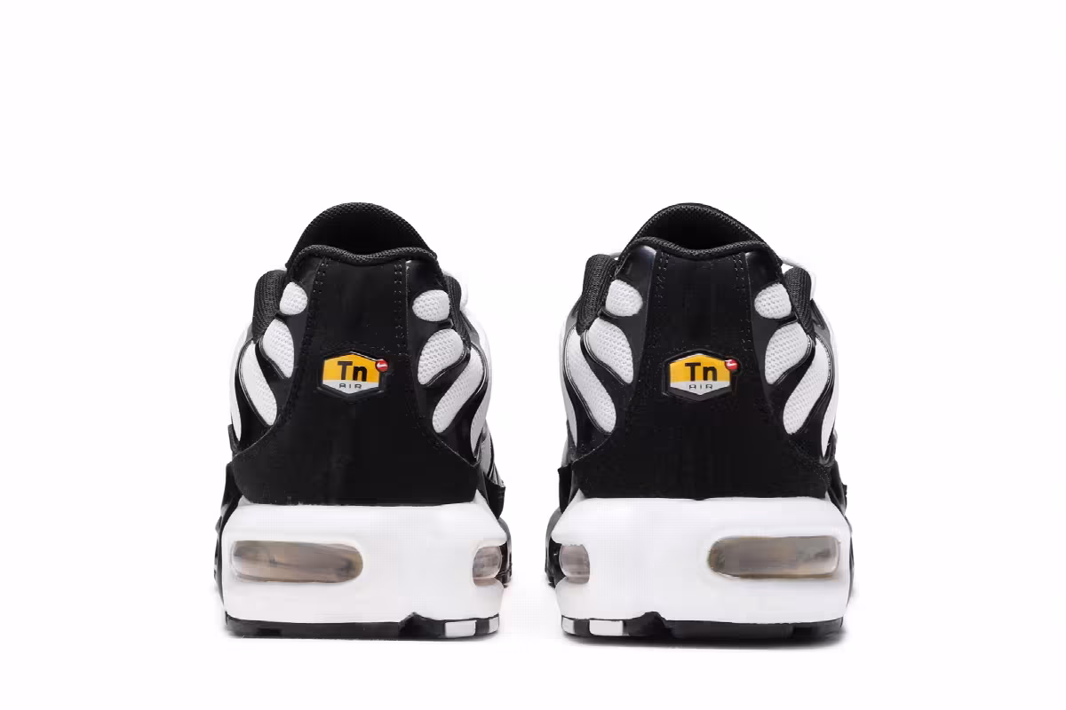 Nike Air Max Plus White Metallic Gold, view 7
