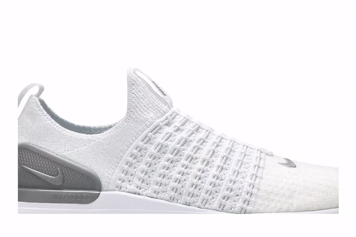 Nike Women's React Phantom Run Flyknit 2 True White Silver, view 3