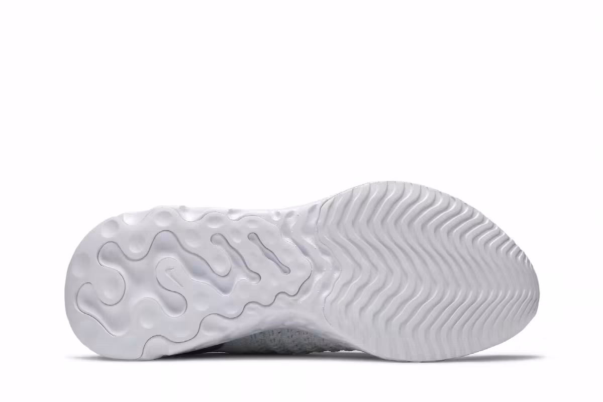 Nike Women's React Phantom Run Flyknit 2 True White Silver, view 5