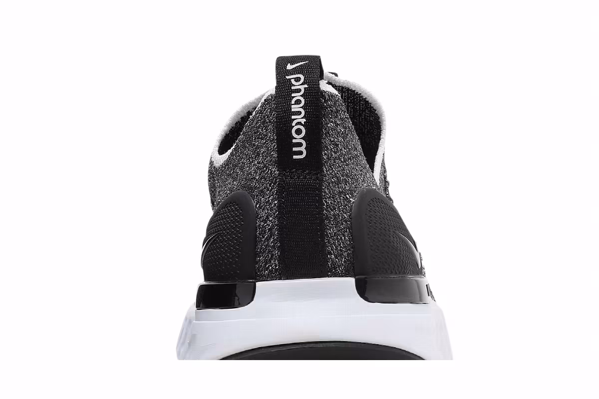 Nike Women's React Phantom Run Flyknit 2 Oreo, view 8