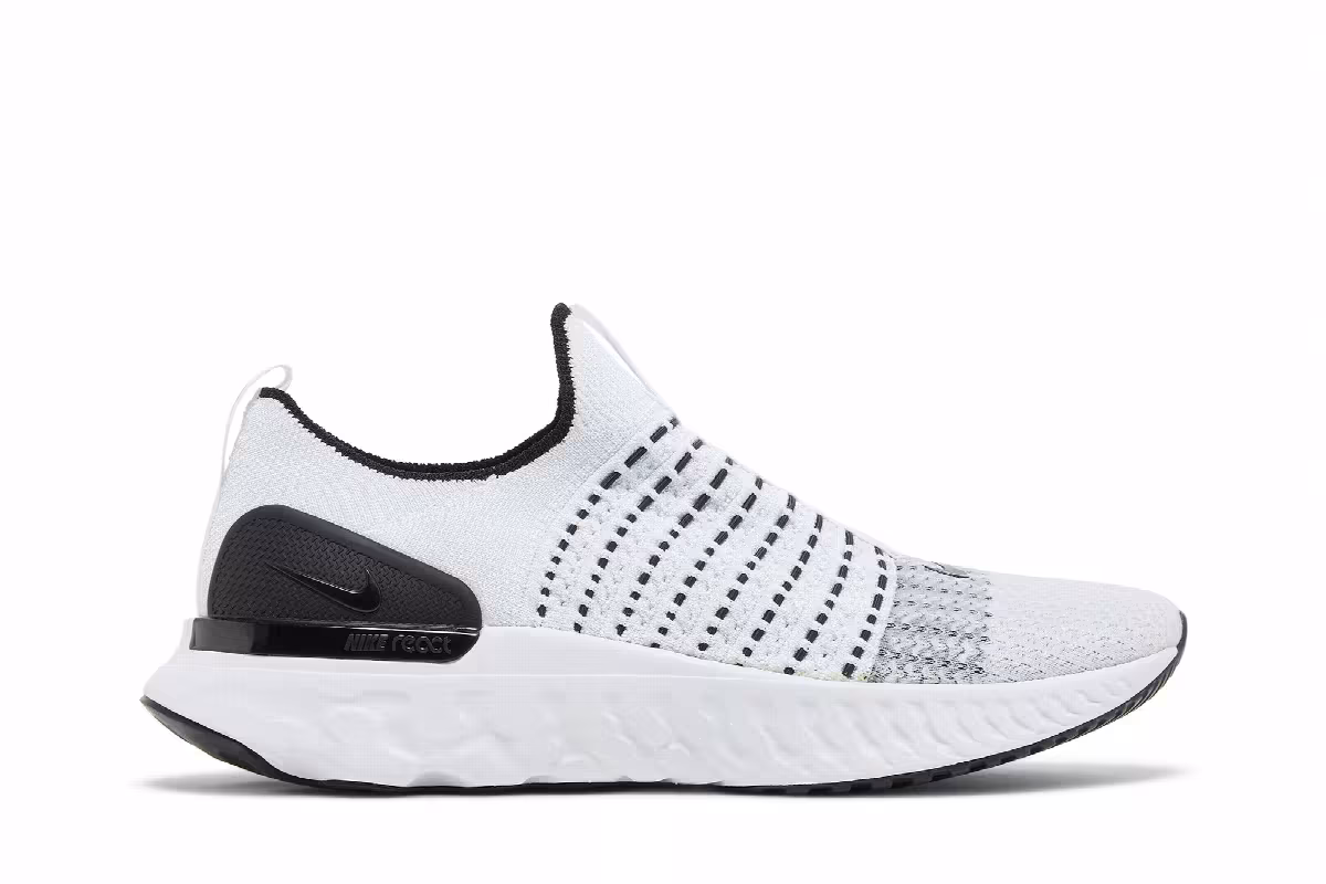 Nike React Phantom Run Flyknit 2 Oreo, view 2