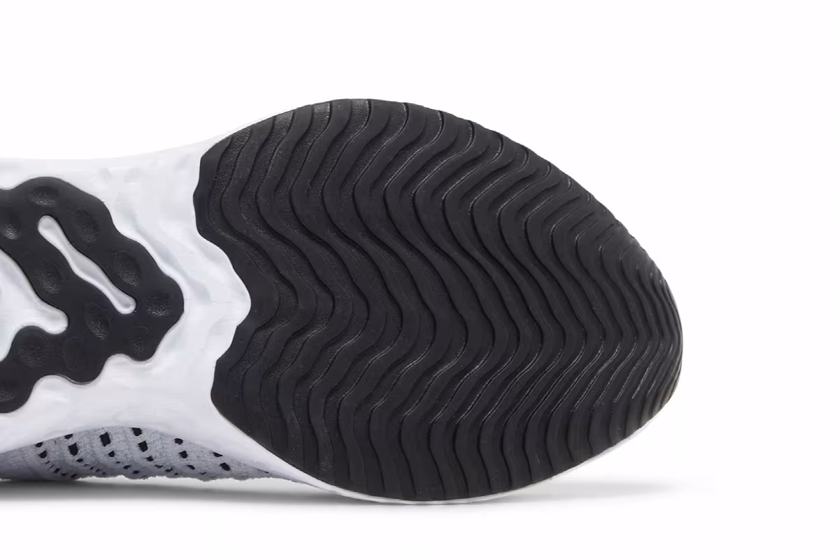 Nike React Phantom Run Flyknit 2 Oreo, view 6