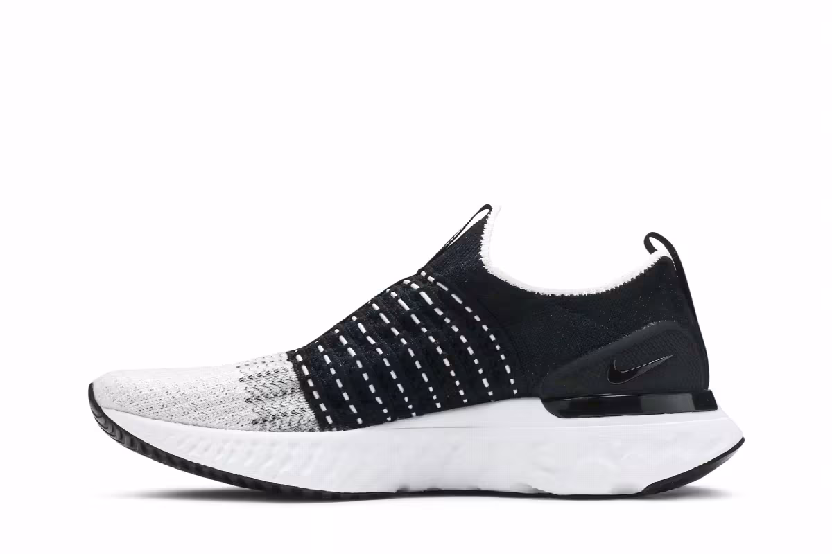 Nike React Phantom Run Flyknit 2 Black White, view 4