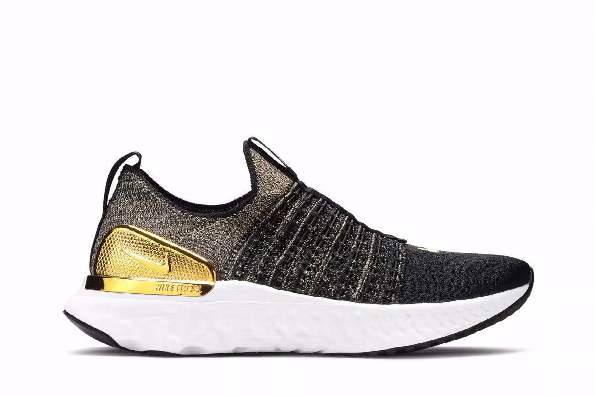 Nike Women's React Phantom Run Flyknit 2 Premium Black Metallic Gold, view 2