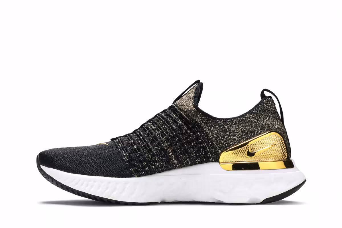 Nike Women's React Phantom Run Flyknit 2 Premium Black Metallic Gold, view 4
