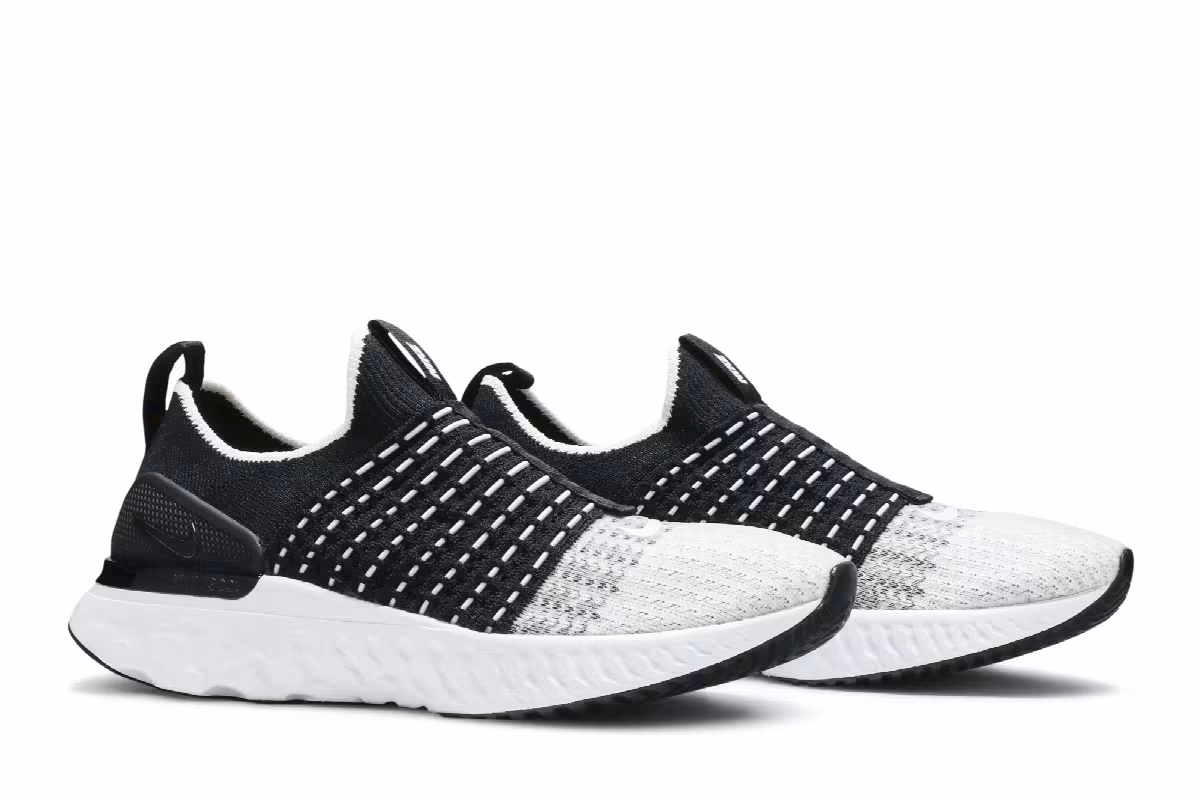 Nike Women's React Phantom Run Flyknit 2 Black White, view 9