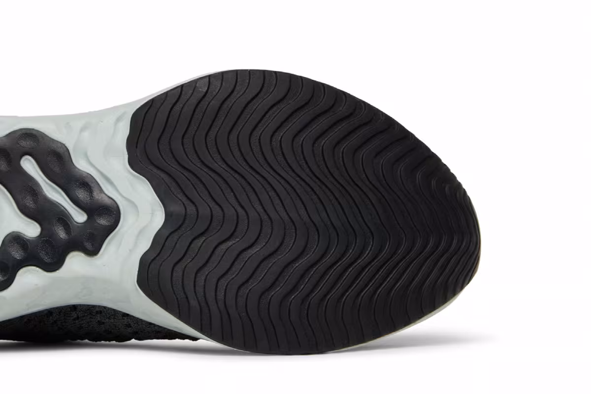 Nike React Phantom Run Flyknit 2 Iron Grey Silver, view 6