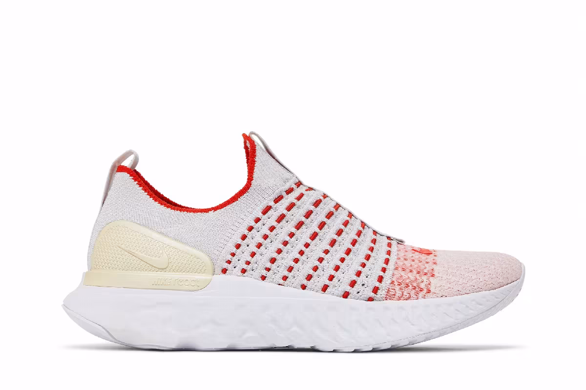 Nike Women's React Phantom Run Flyknit 2 Vast Grey Orange, view 2